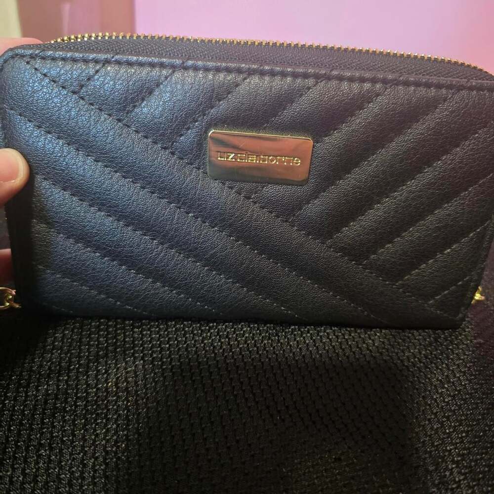 Liz Claiborne Quilted Zip-Around Wallet Black